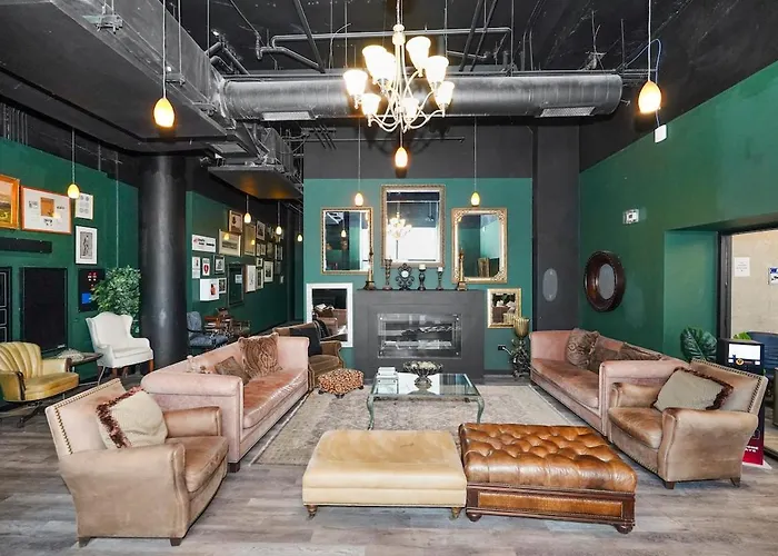 Fully Equipped 2br In South Loop With Optional Parking And Gym Access Near Mccormick Place & Lakefront Attractions